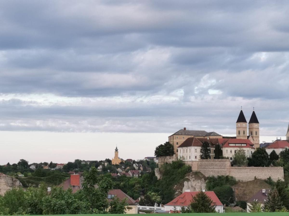 B6 Apartman Veszprém Εξωτερικό φωτογραφία